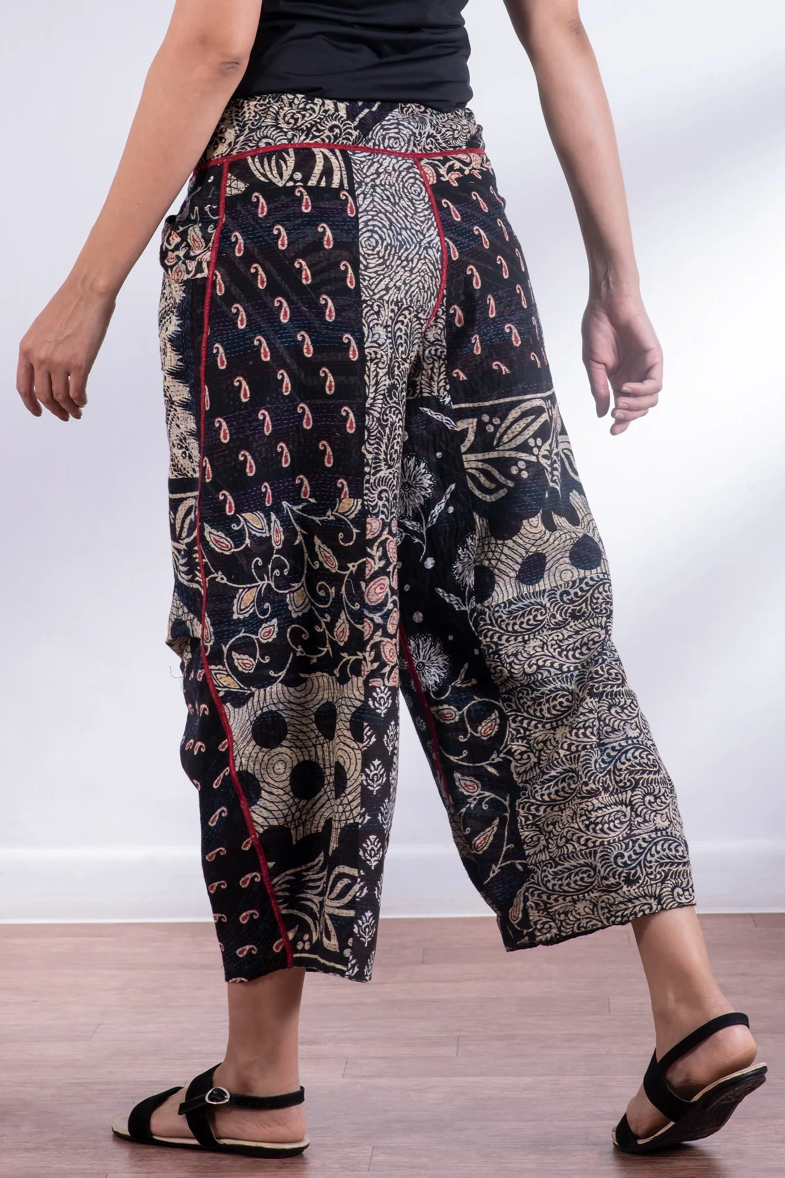 PATCHED PRINT KANTHA KNEE TUCKED PANTS - pp2625-blk -